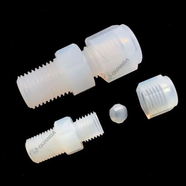 Threaded plastic pipe joint